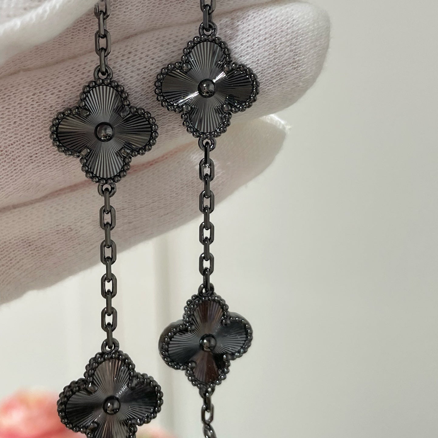 [Basjewels]CLOVER 5 MOTIF BLACK BRACELET