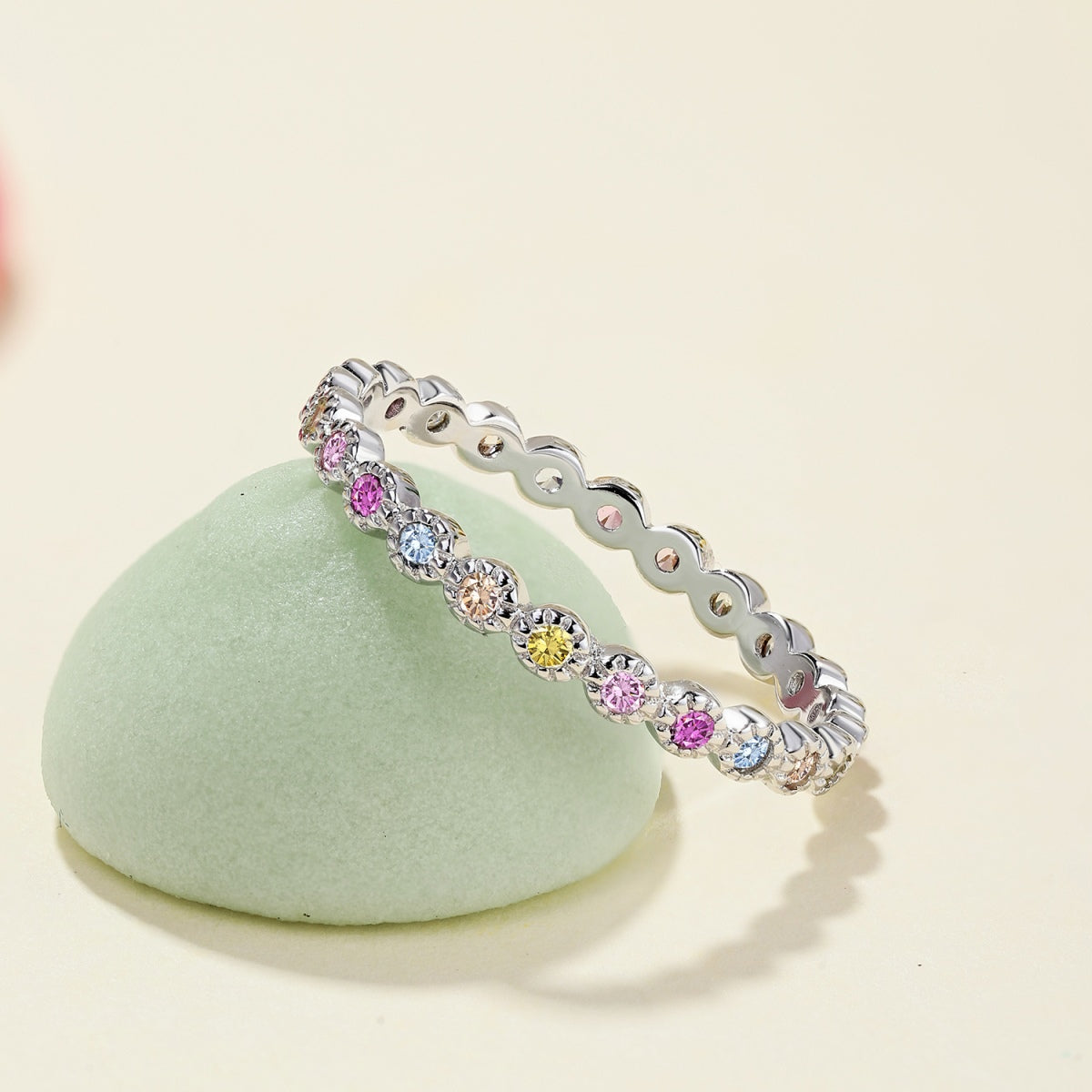 [BASLOVE]Radiant Sparkling Round Cut Daily Ring