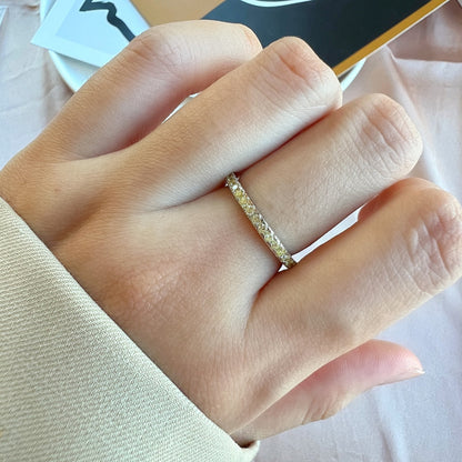 [baslovejewels]Delicate Sparkling Round Cut Daily Ring