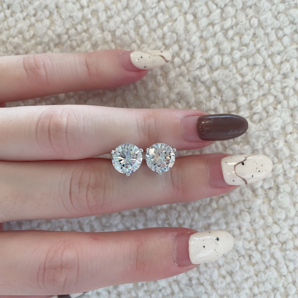 [baslovejewels]Dainty Round Shape Earrings