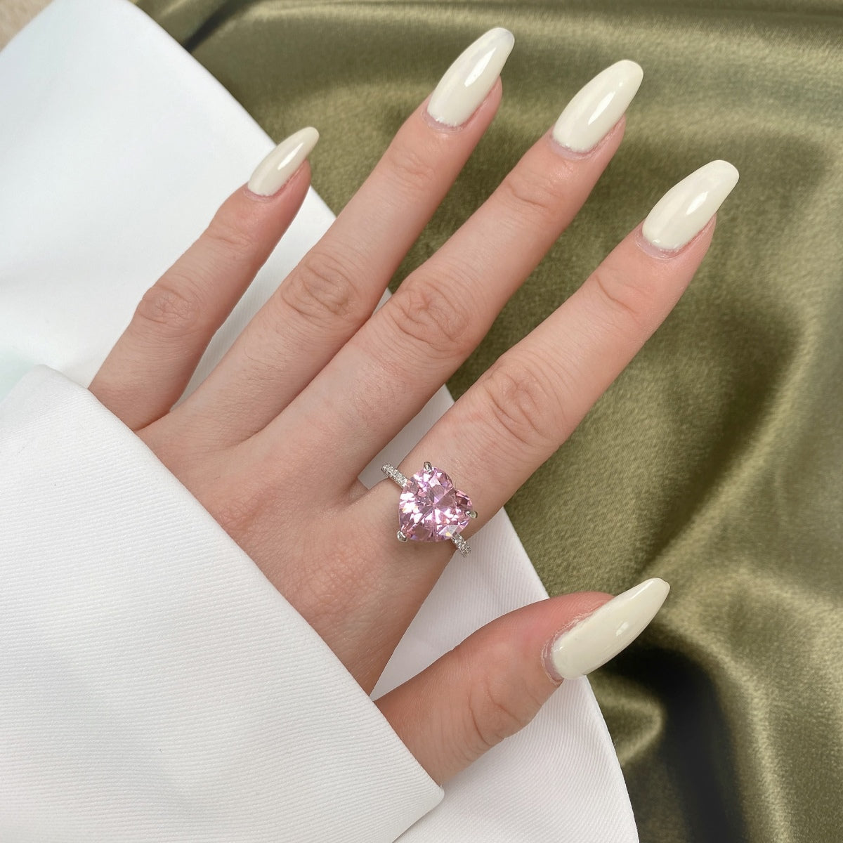 [baslovejewels]6.0 Carat Luxurious Sparkling Romantic Heart Cut Lover Ring