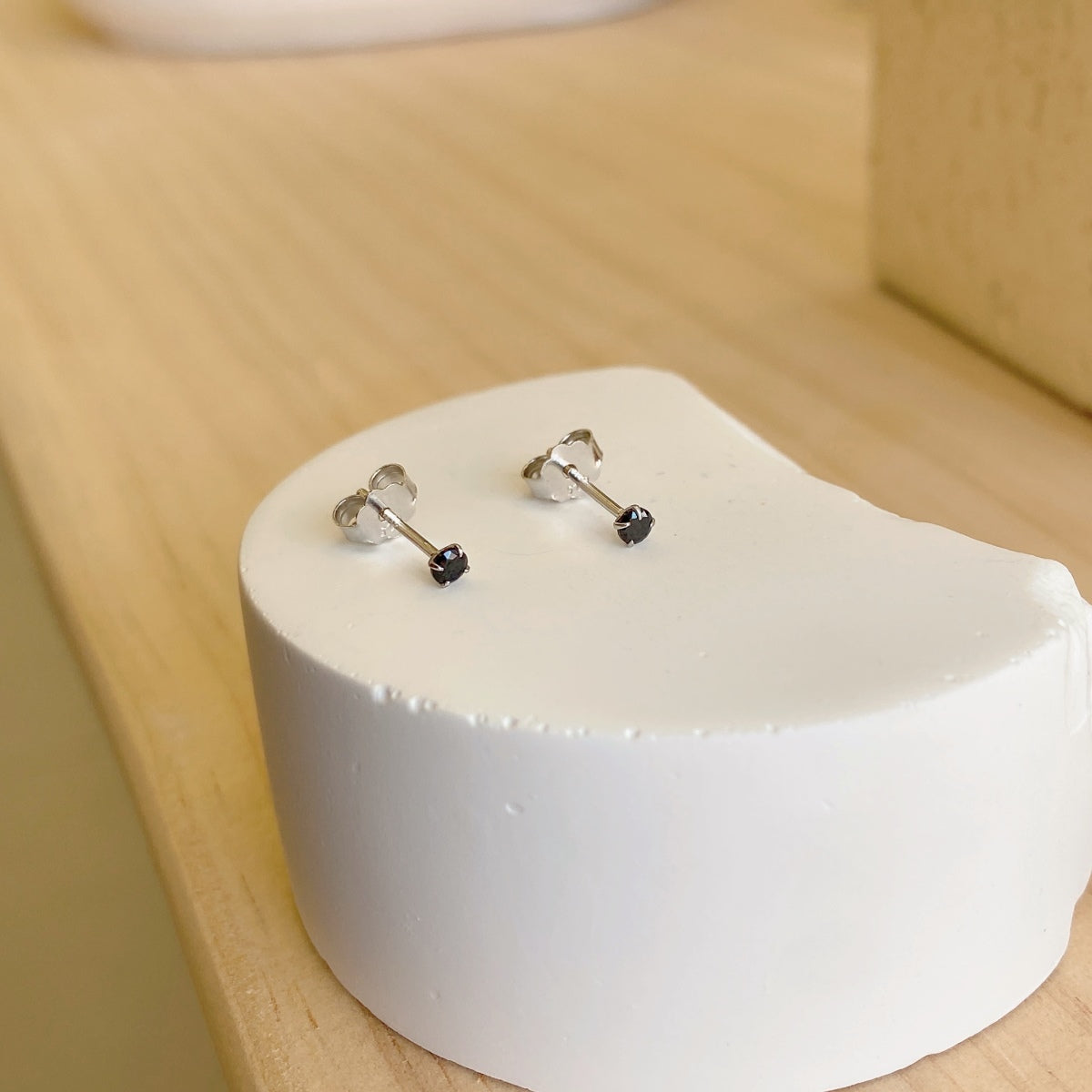 [baslovejewels]Delicate Solitaire Earrings