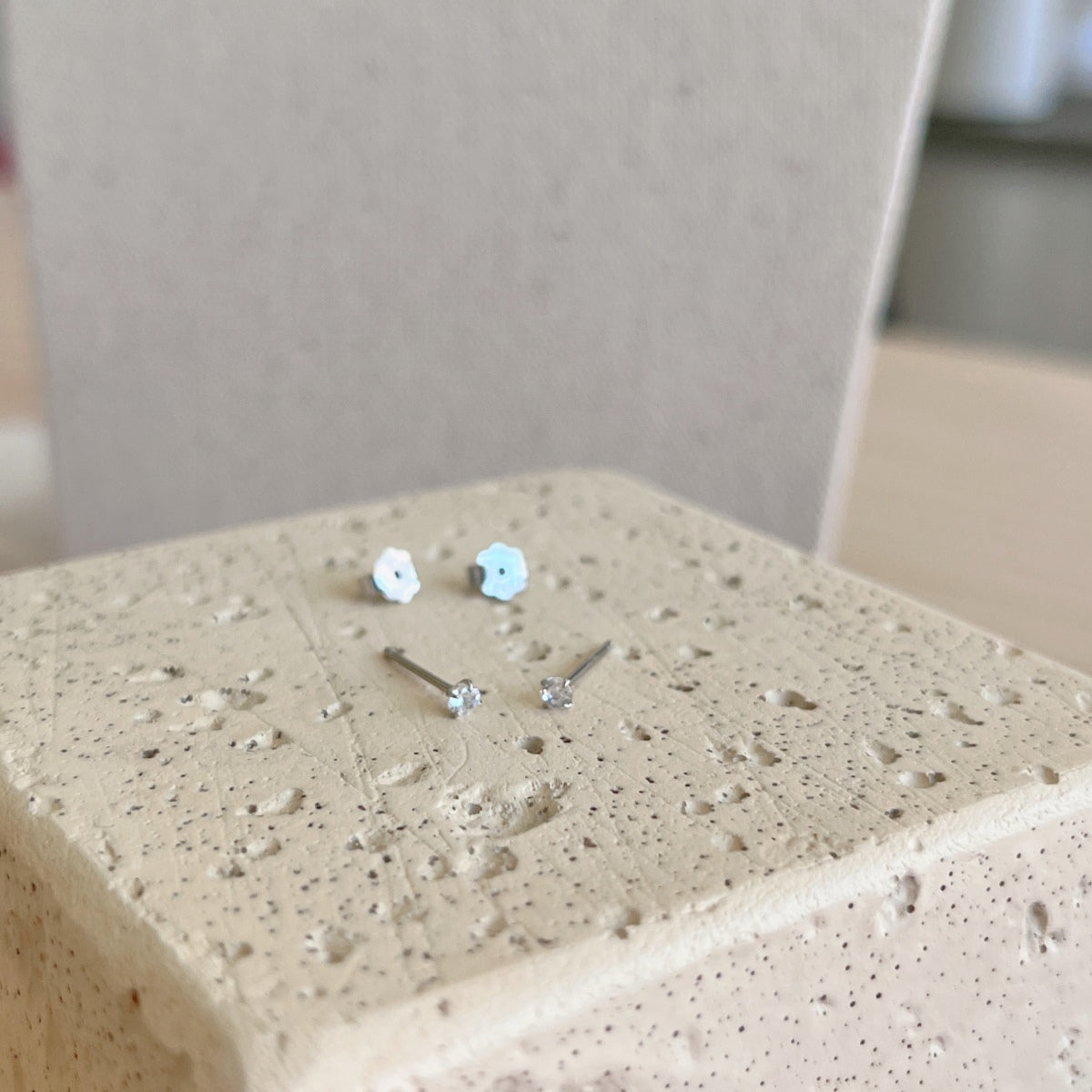 [baslovejewels]Delicate Solitaire Earrings
