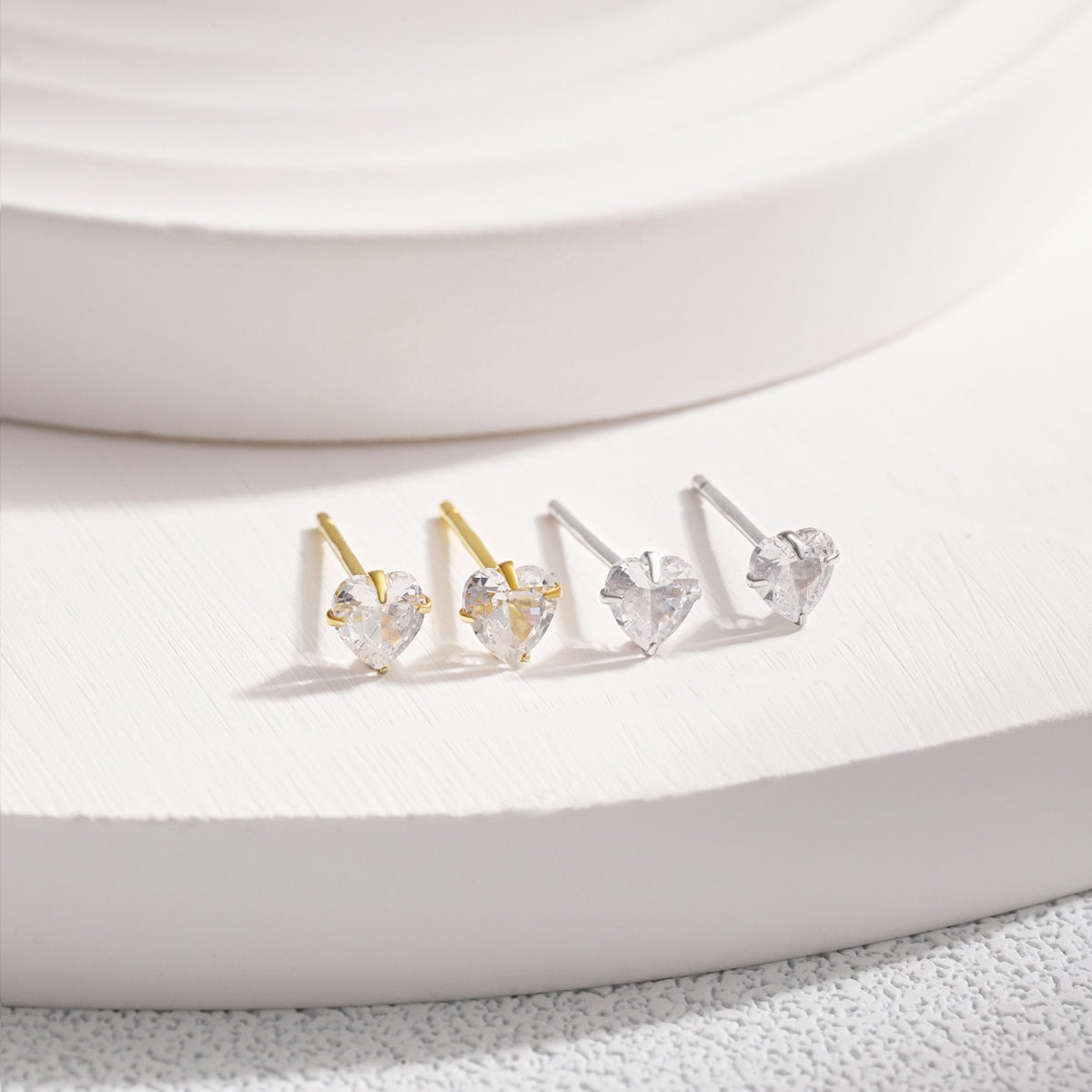 [baslovejewels]Sparkling Heart Shaped Simple Earrings