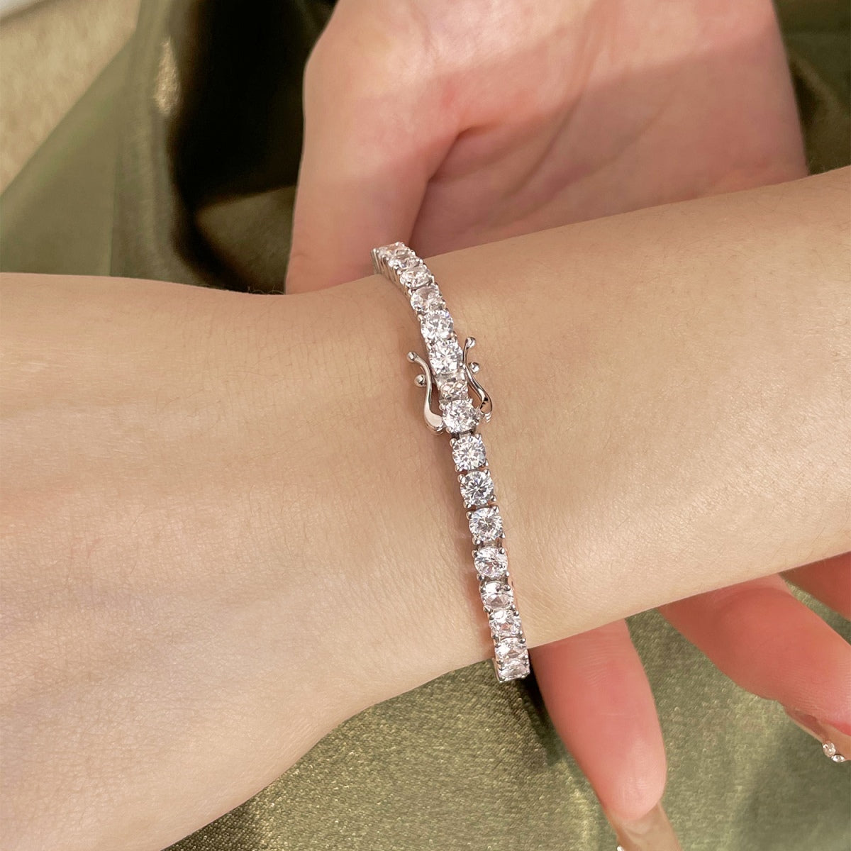 [baslovejewels]Luxurious Ornate Round Cut Tennis Bracelet