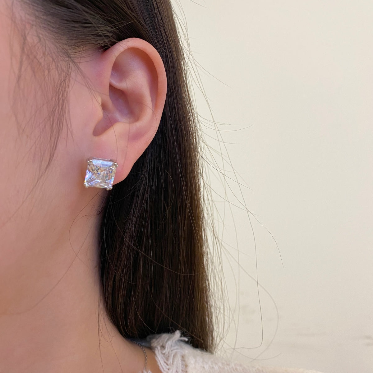[baslovejewels]Delicate Square Shape Earrings