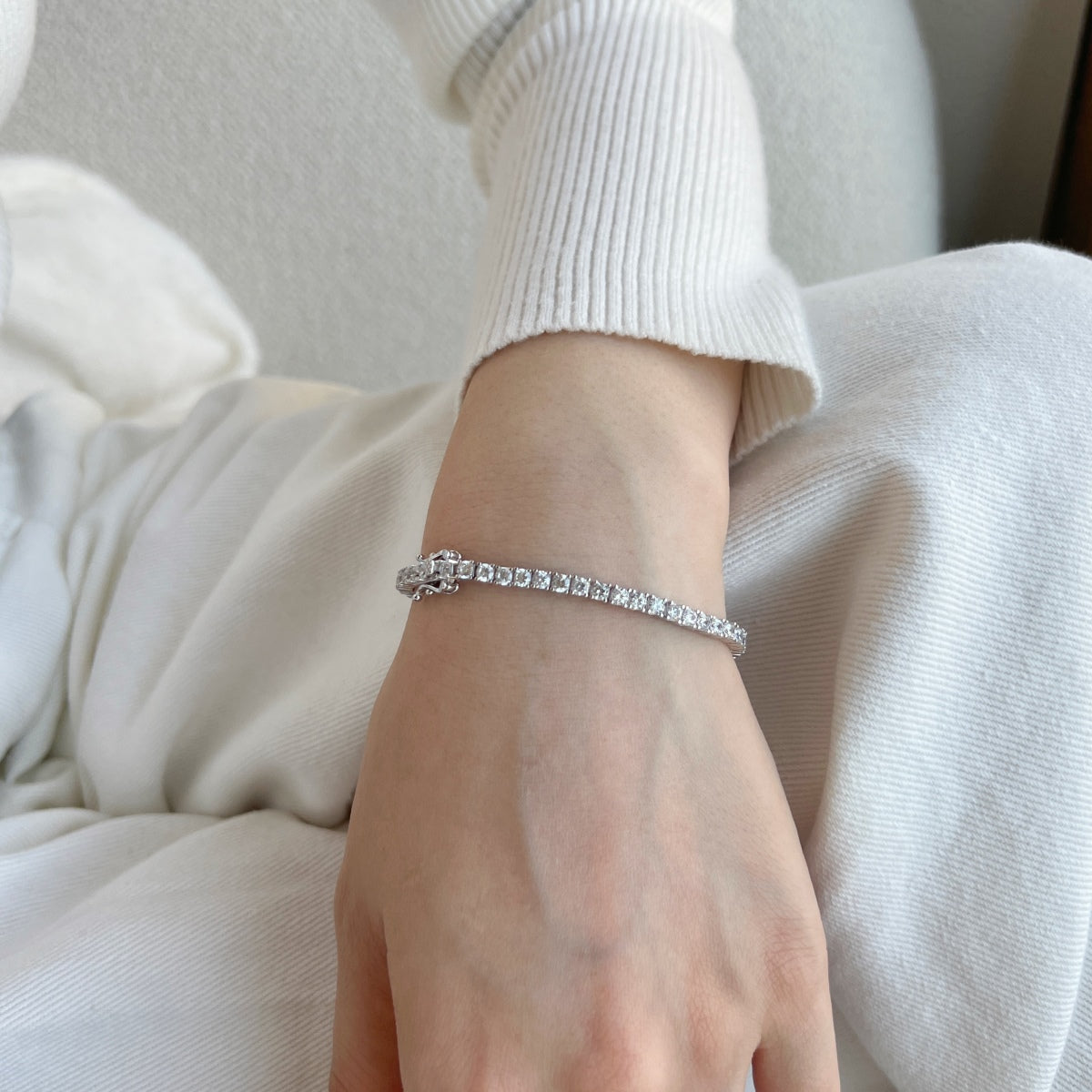 [baslovejewels]Dainty Charming Round Cut Tennis Bracelet