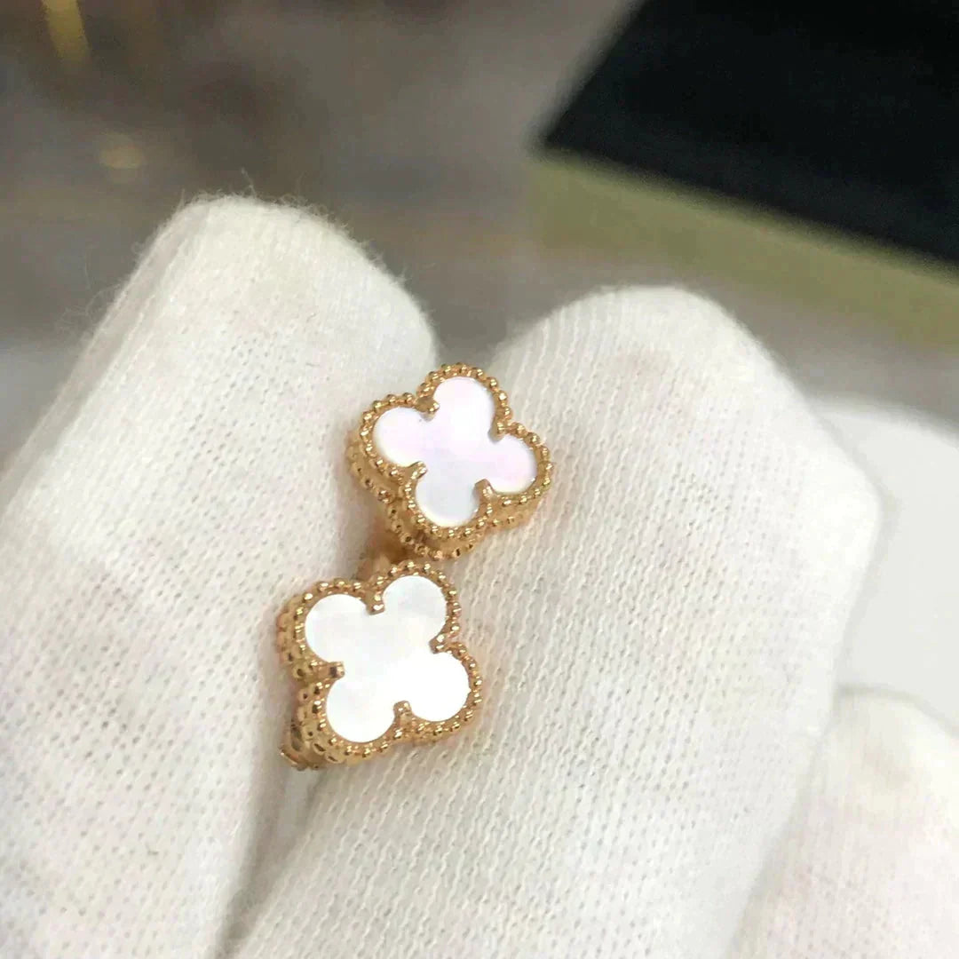 [Basjewels]CLOVER MINI 9.5MM WHITE MOP EARRINGS