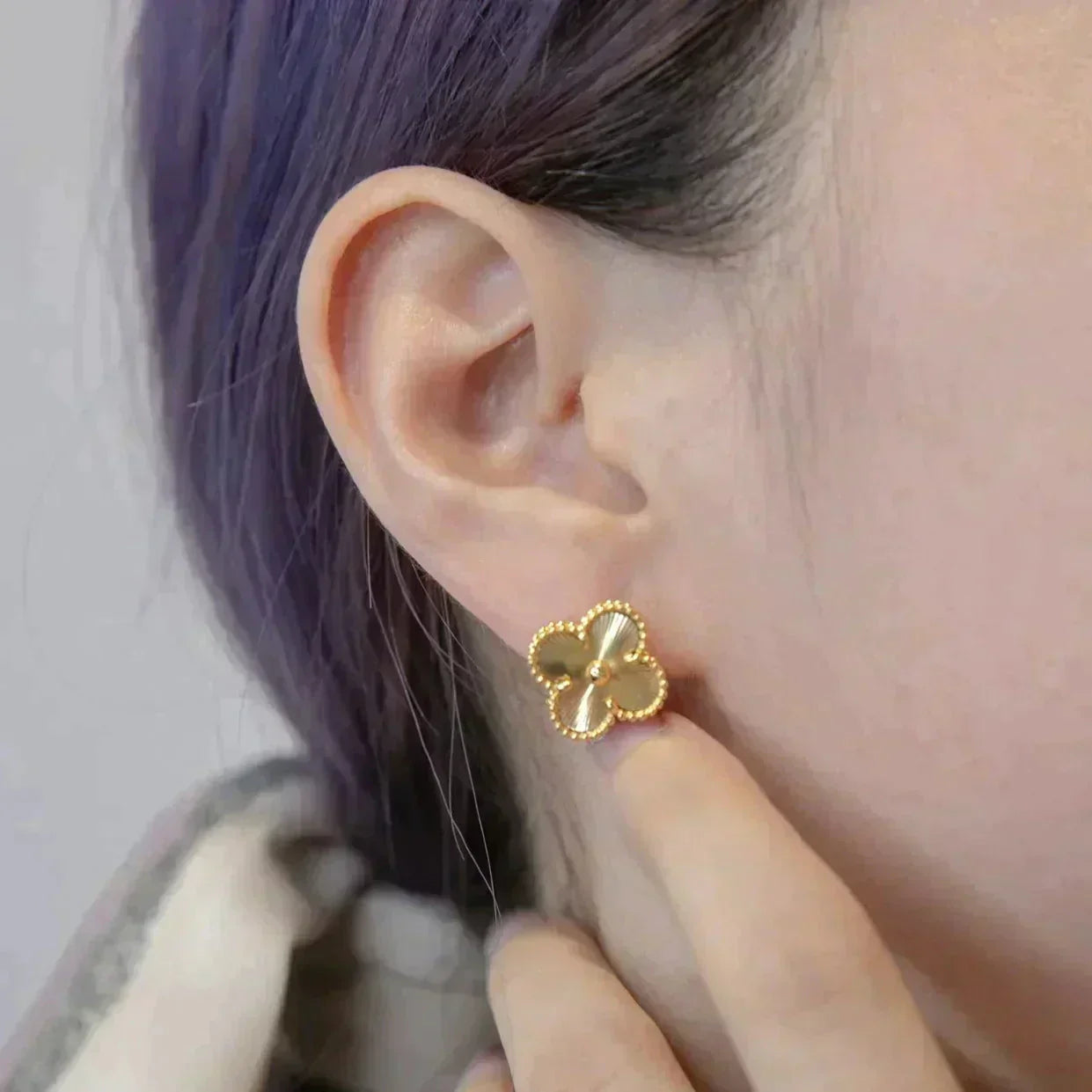 [Basjewels]CLOVER MEDIUM 1 MOTIFS LASER EARRINGS