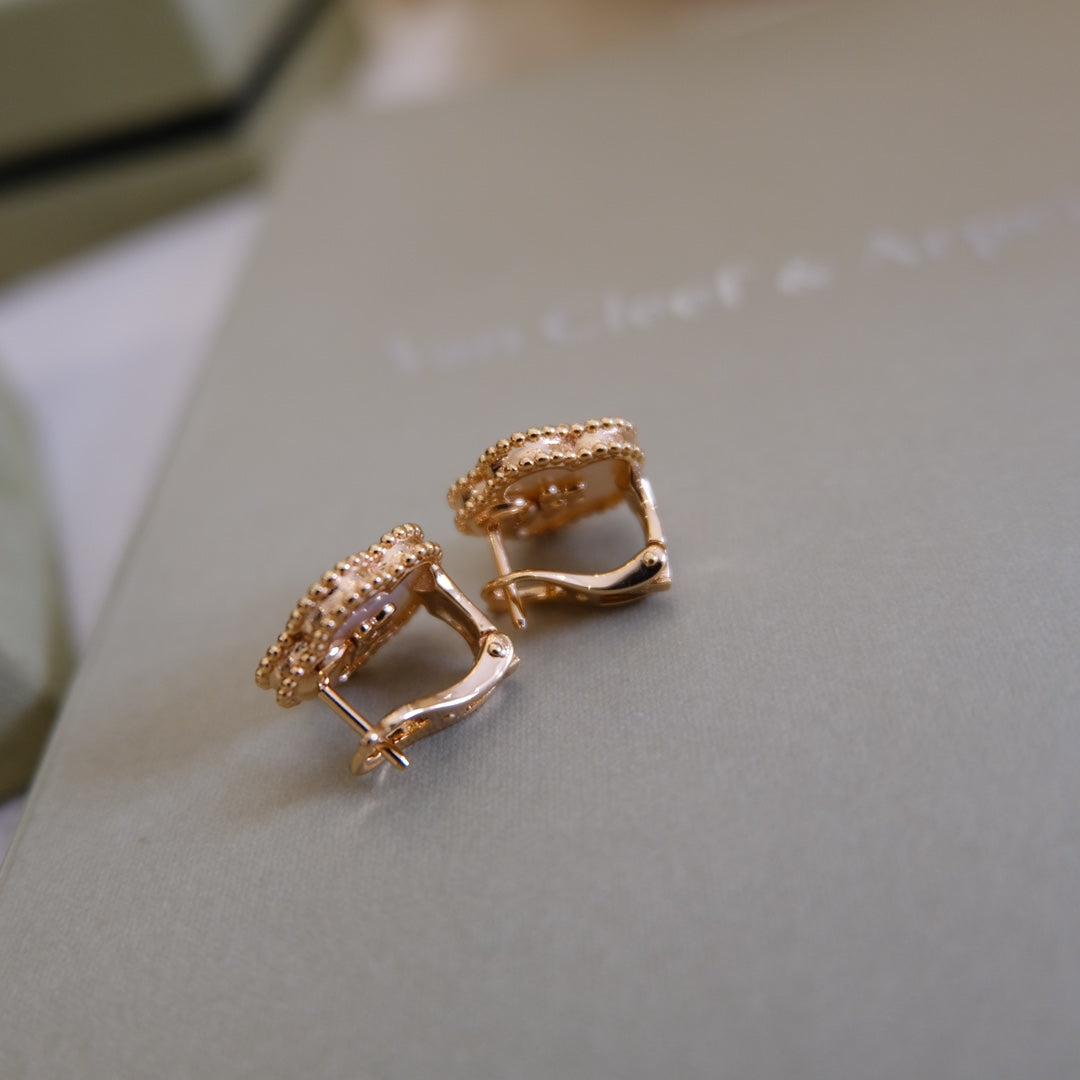 [Basjewels]LUCKY PINK GOLD WHITE MOP EARRINGS