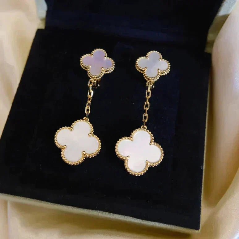 [Basjewels]CLOVER 2 MOTIF WHITE MOP EARRINGS