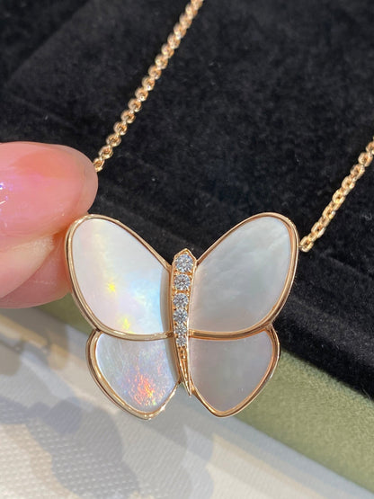 [Basjewels]BUTTERFLY GOLD MOP DIAMOND NECKLACE