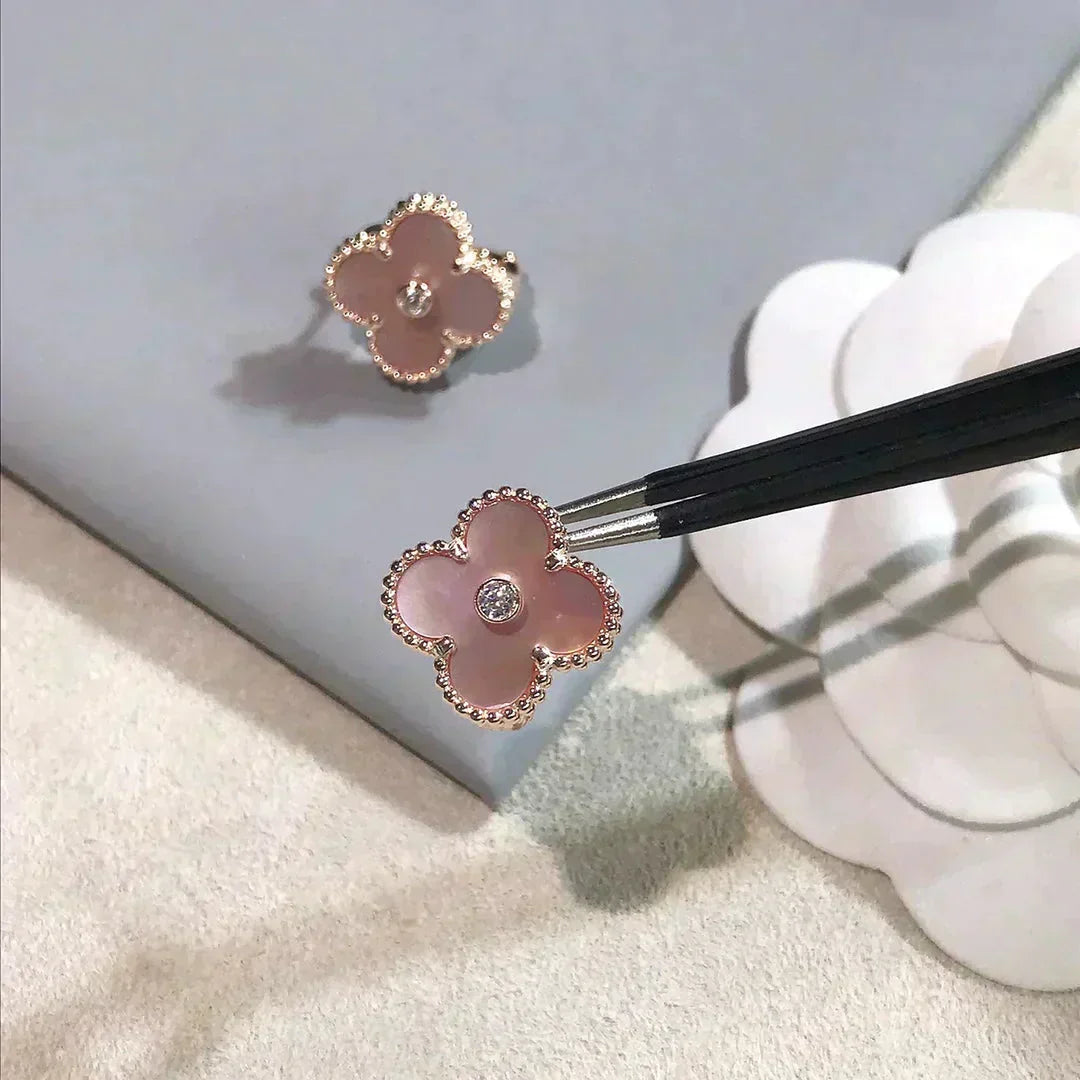 [Basjewels]CLOVER MEDIUM 1 MOTIFS  PINK MOP DIAMOND EARRINGS