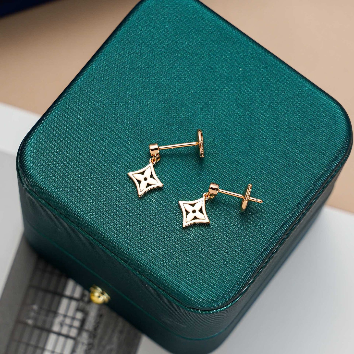 [Basjewels]STAR EARRINGS GOLD