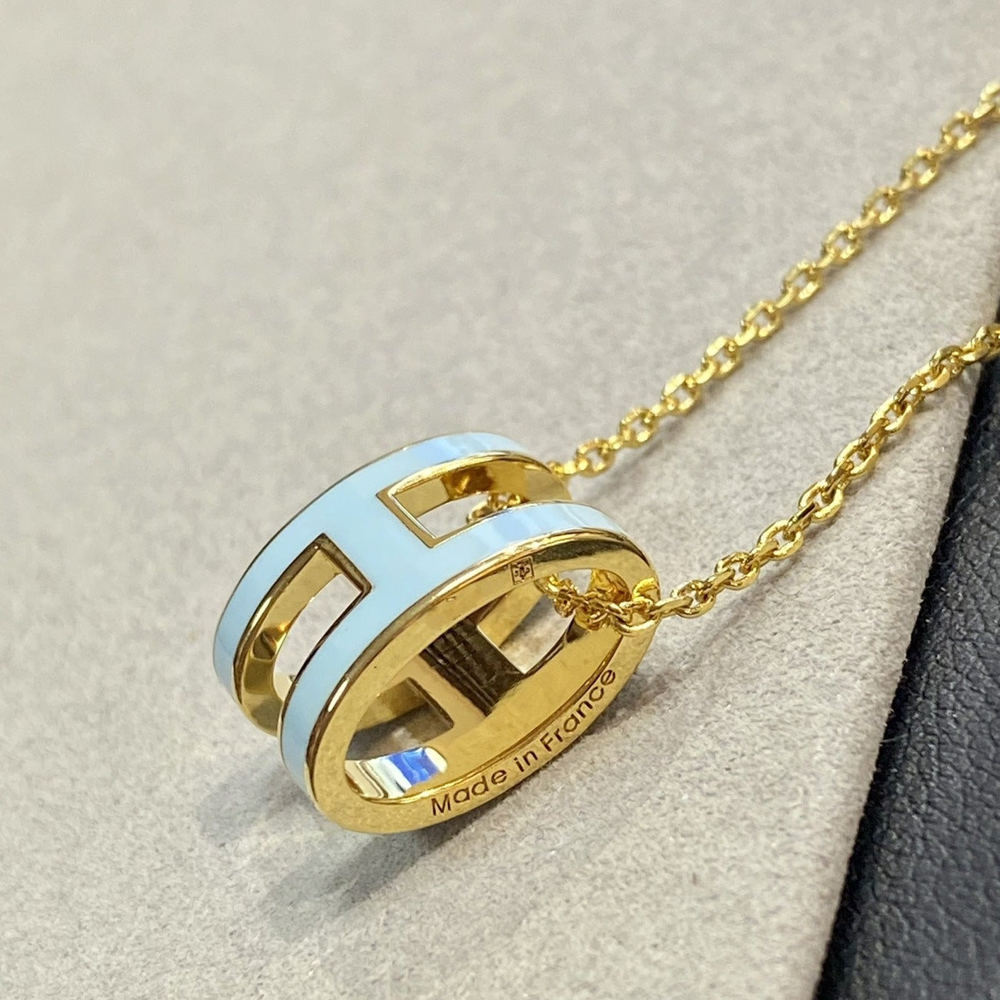 [Basjewels]POP H LIGHT BLUE NECKLACE