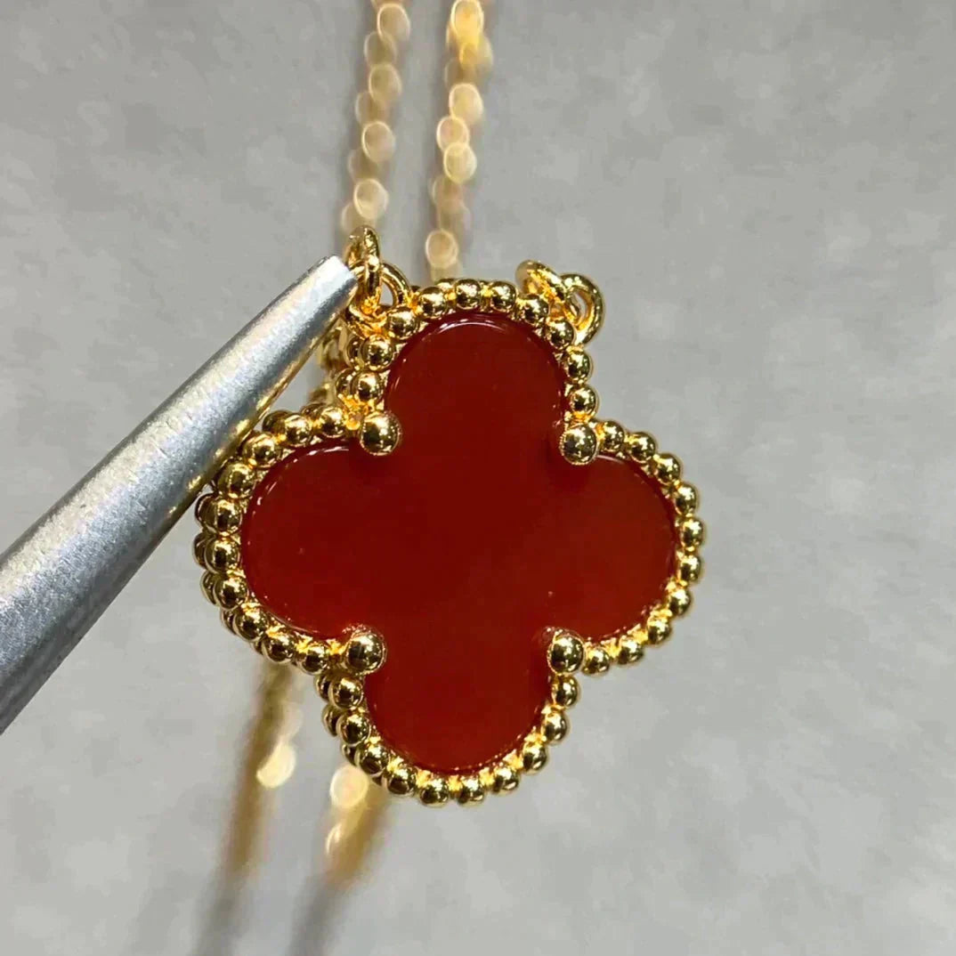 [Basjewels]CLOVER 15MM CARNELIAN SINGLE FLOWER NECKLACE