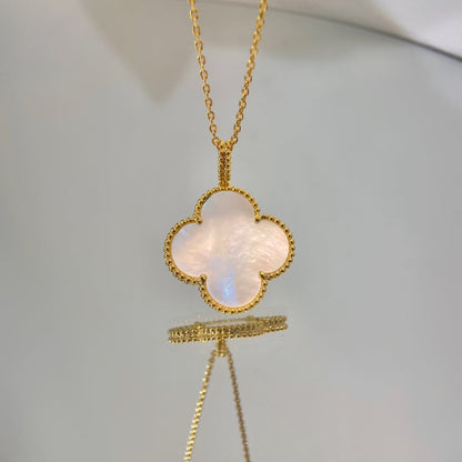 [Basjewels]CLOVER 25MM MOP LARGE PENDANT NECKLACE