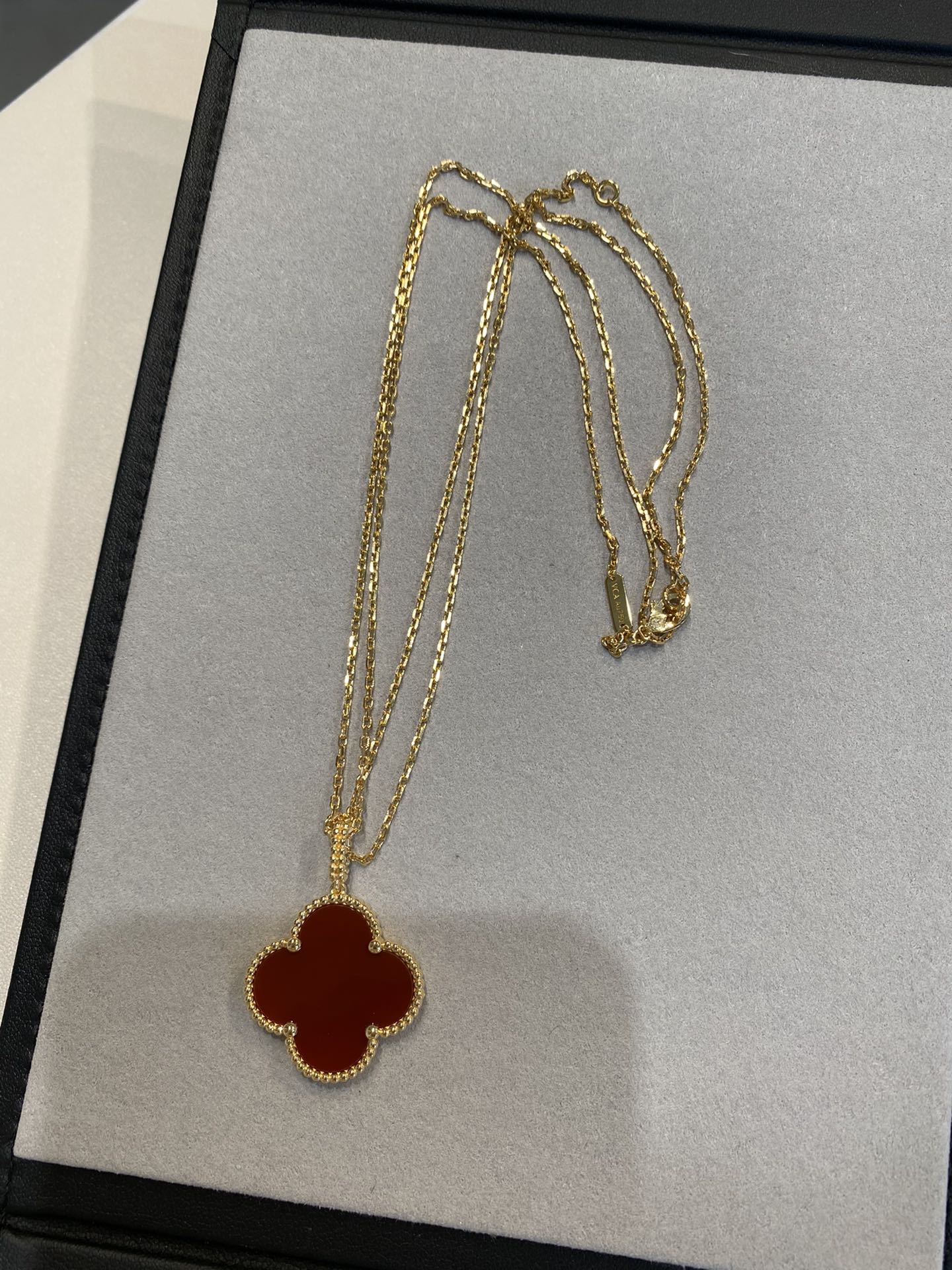 [Basjewels]CLOVER 25MM NECKLACE GOLD CARNELIAN