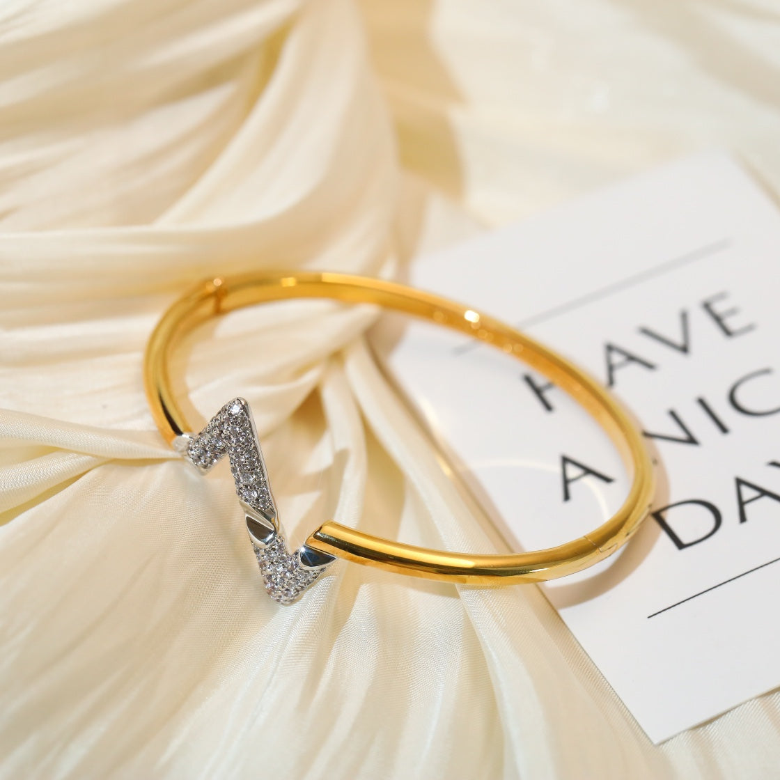 [baslovejewels]VOLTE UPSITE DOWN GOLD DIAMOND BRACELET