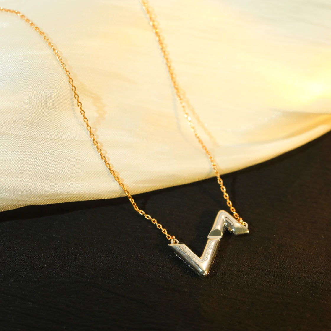 [Basjewels]VOLT SILVER DIAMOND PEDANT NECKLACE