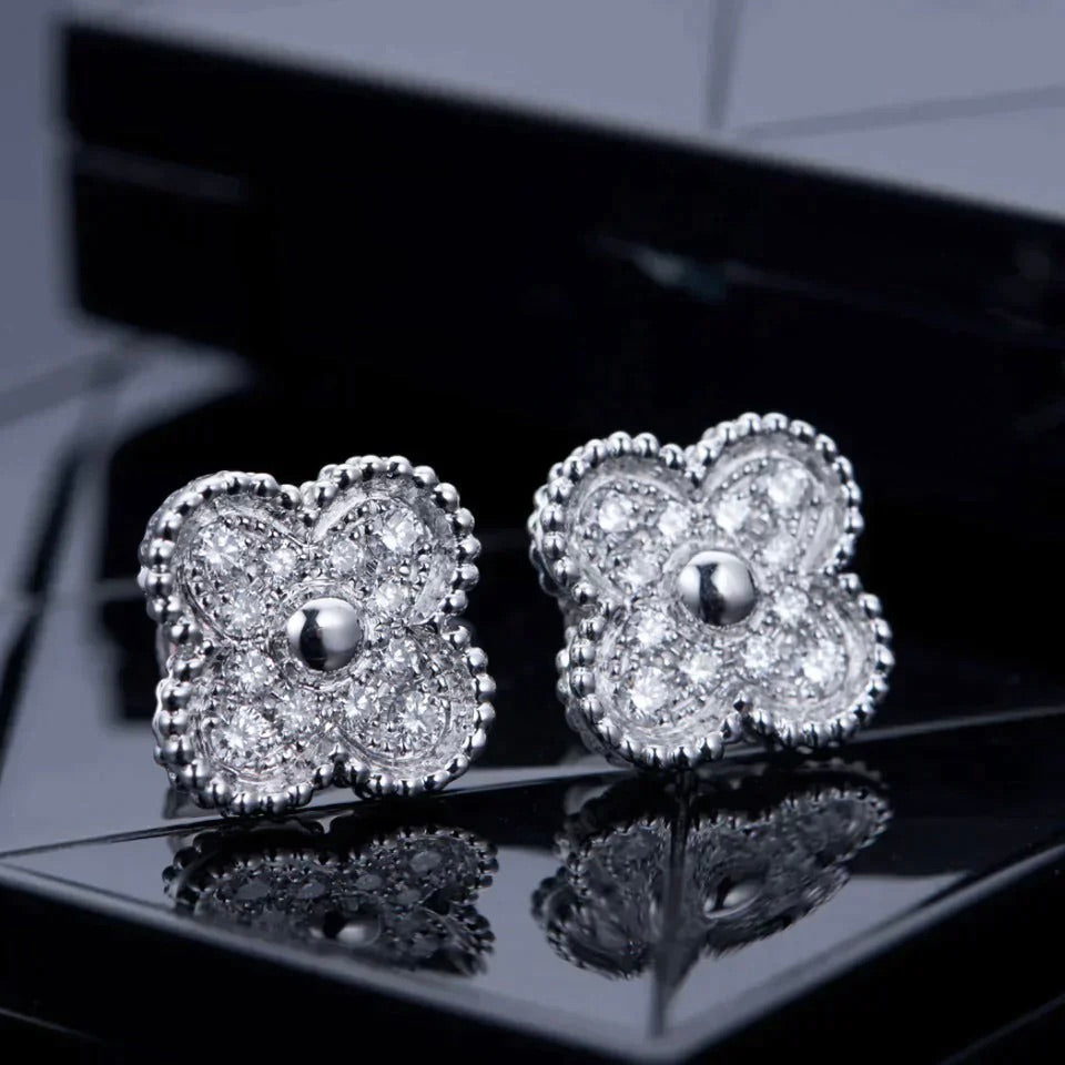 [Basjewels]CLOVER 1 MOTIFS DIAMOND STUD EARRINGS SILVER