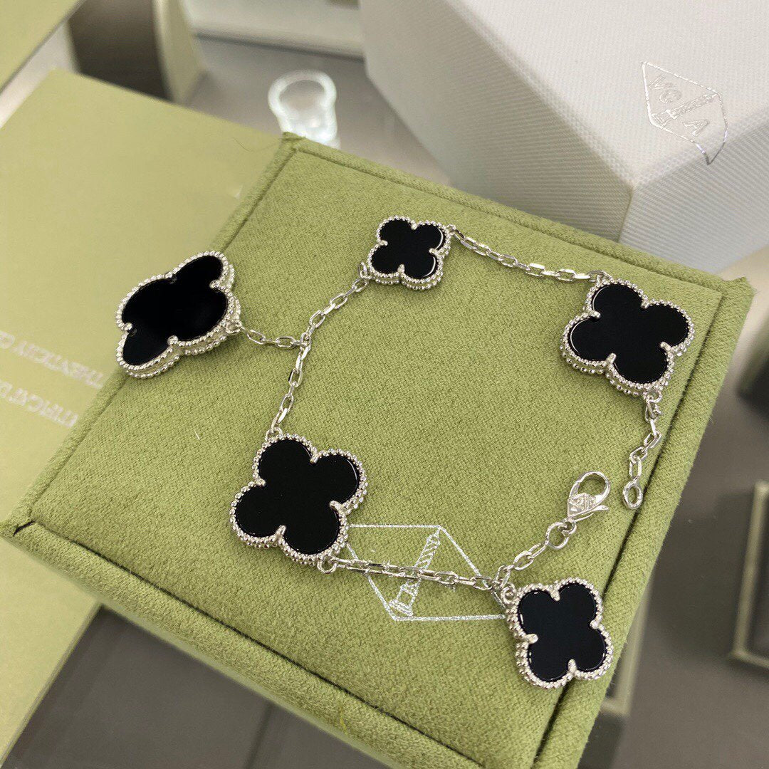 [Basjewels]CLOVER 5 MOTIFS SIVLER ONYX BRACELET