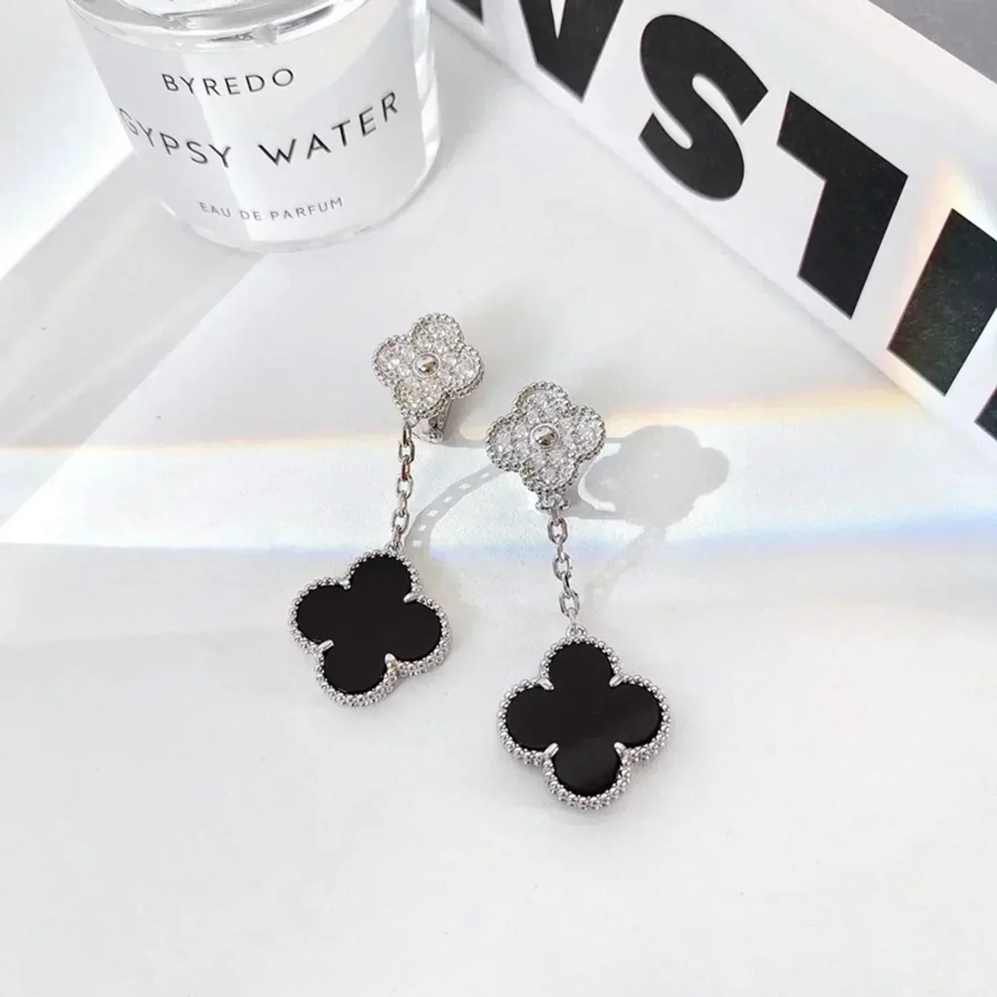 [Basjewels]CLOVER 2 MOTIFS  DIAMOND ONYX EARRINGS SILVER