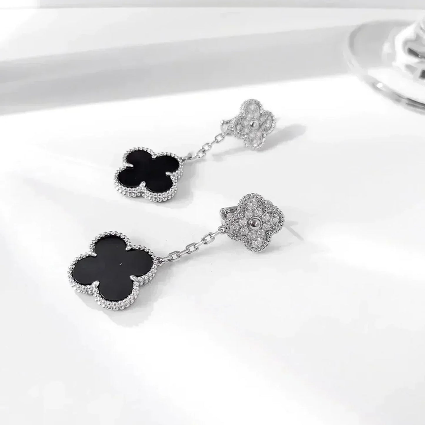 [Basjewels]CLOVER 2 MOTIFS  DIAMOND ONYX EARRINGS SILVER