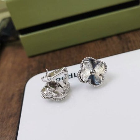 [Basjewels]CLOVER MEDIUM STUD EARRINGS