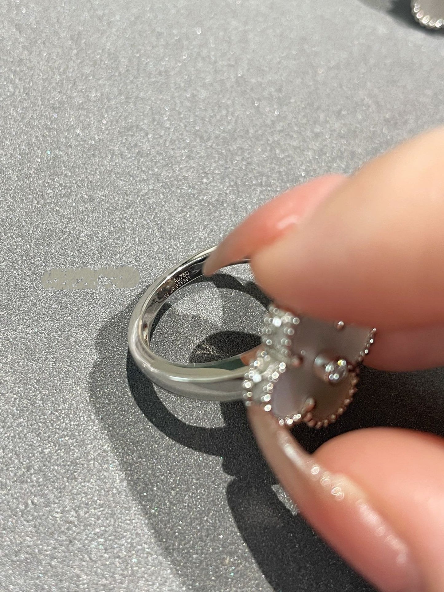 [Basjewels]CLOVER SILVER MOP DIAMOND RING