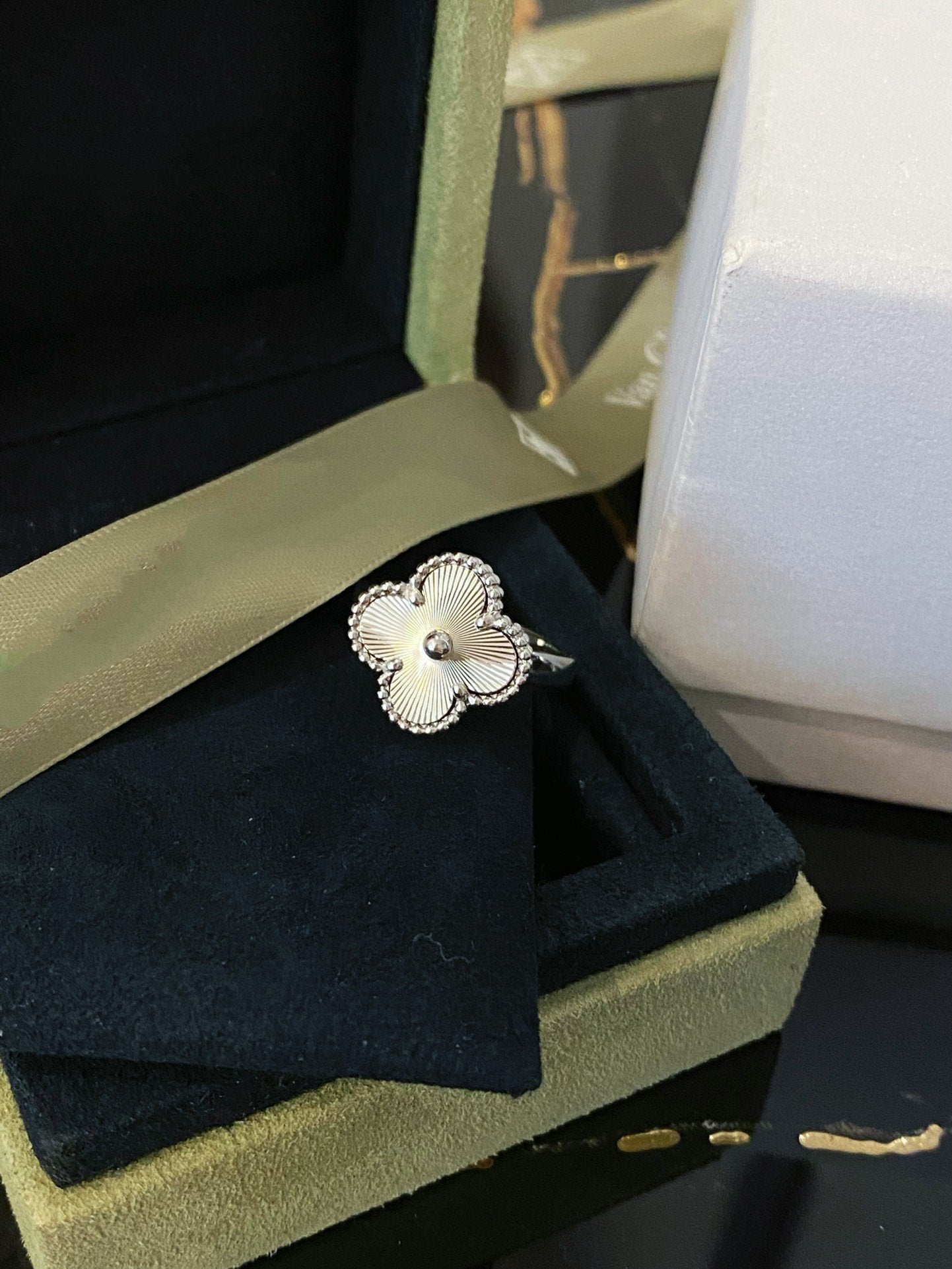 [Basjewels]CLOVER SILVER RING