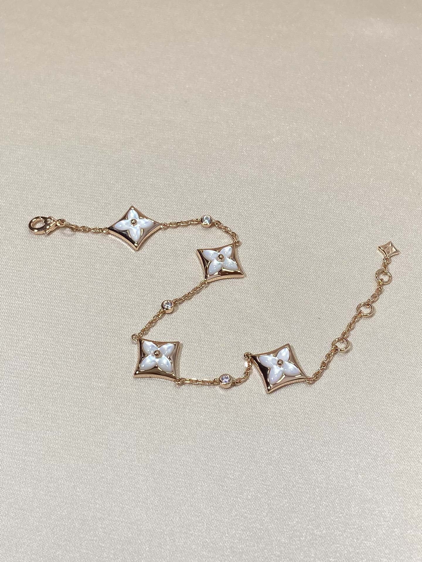 [baslovejewels]STAR 4 MOTIF MOP DIAMOND PINK GOLD BRACELET