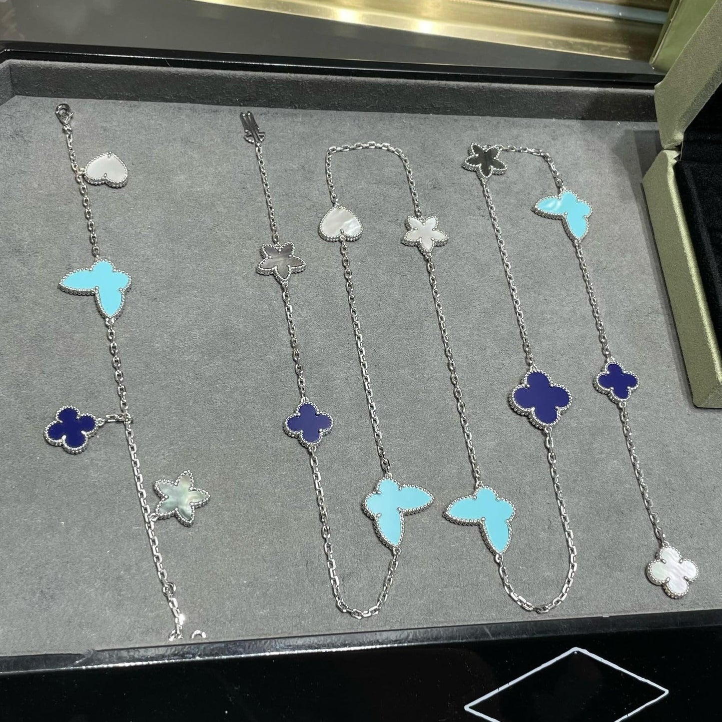 [Basjewels]LUCKY CLOVER SILVER 11 MOTIF NECKLACE