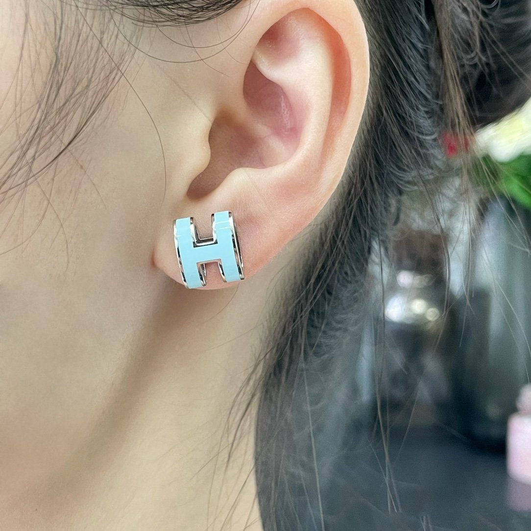 [Basjewels]POP H SKY BLUE STUD EARRINGS