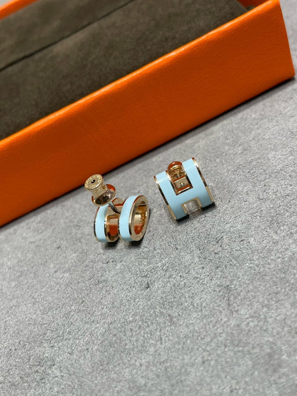 [Basjewels]POP H SKY BLUE STUD EARRINGS