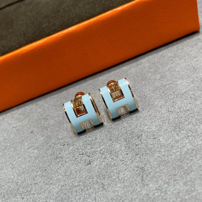 [Basjewels]POP H SKY BLUE STUD EARRINGS