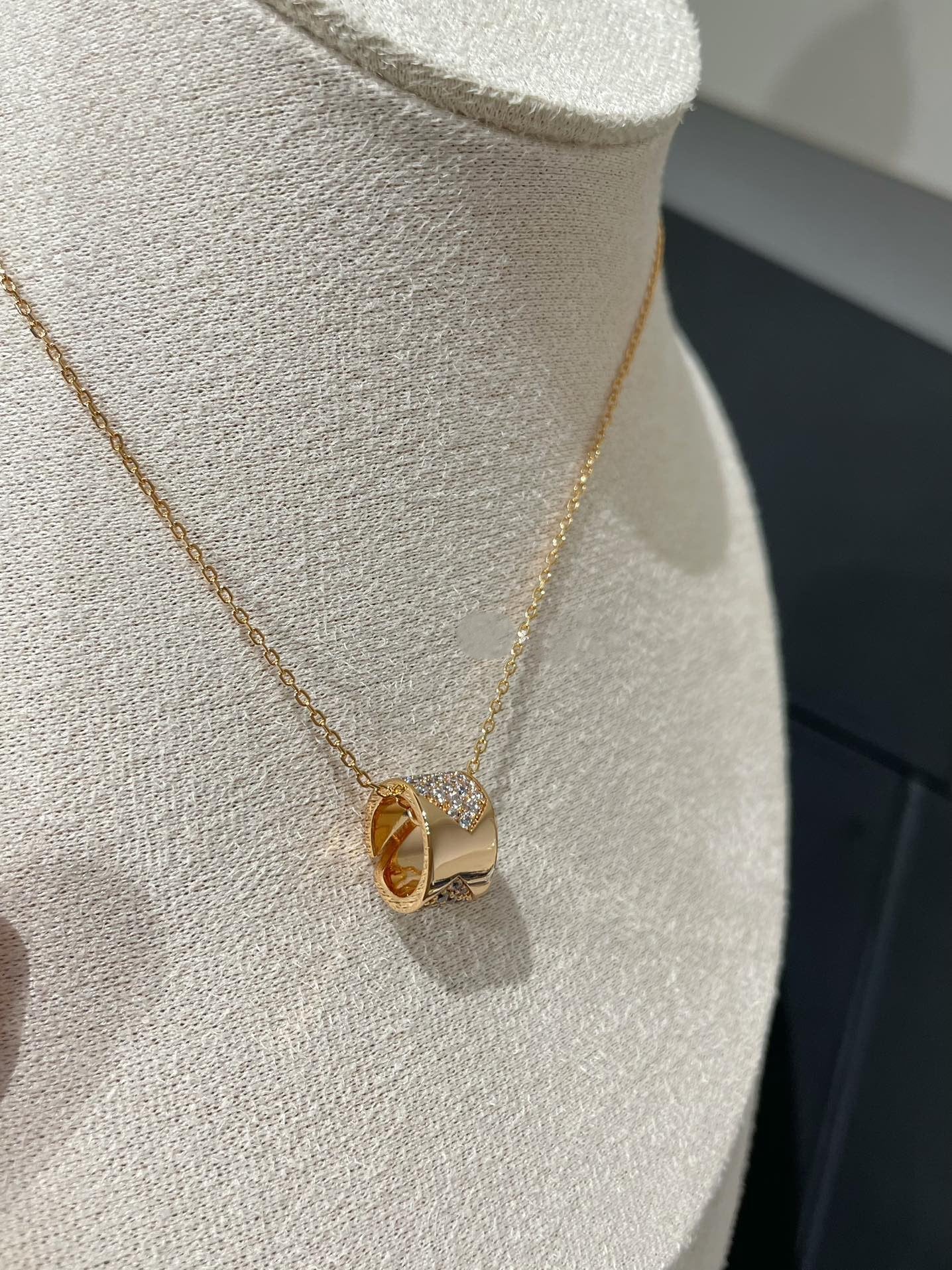 [baslovejewels]LIENS EVIDENCE DIAMOND PAVED NECKLACE