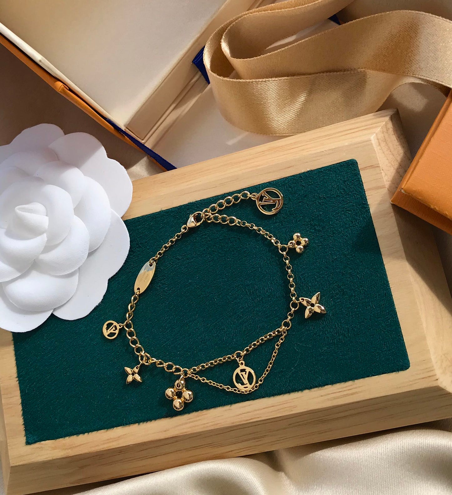 [baslovejewels]BLOOMING PINK GOLD MOP BRACELET