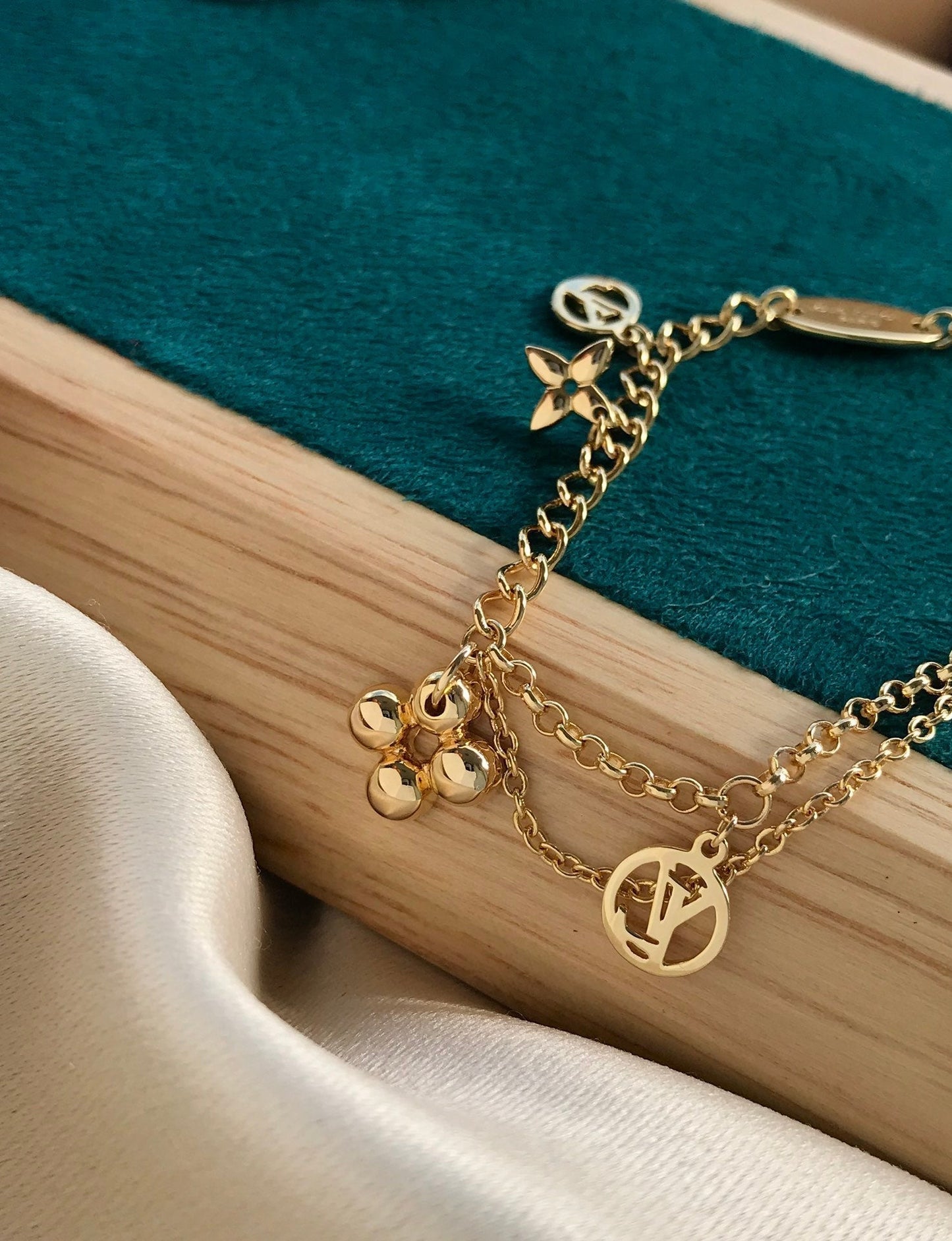 [baslovejewels]BLOOMING PINK GOLD MOP BRACELET