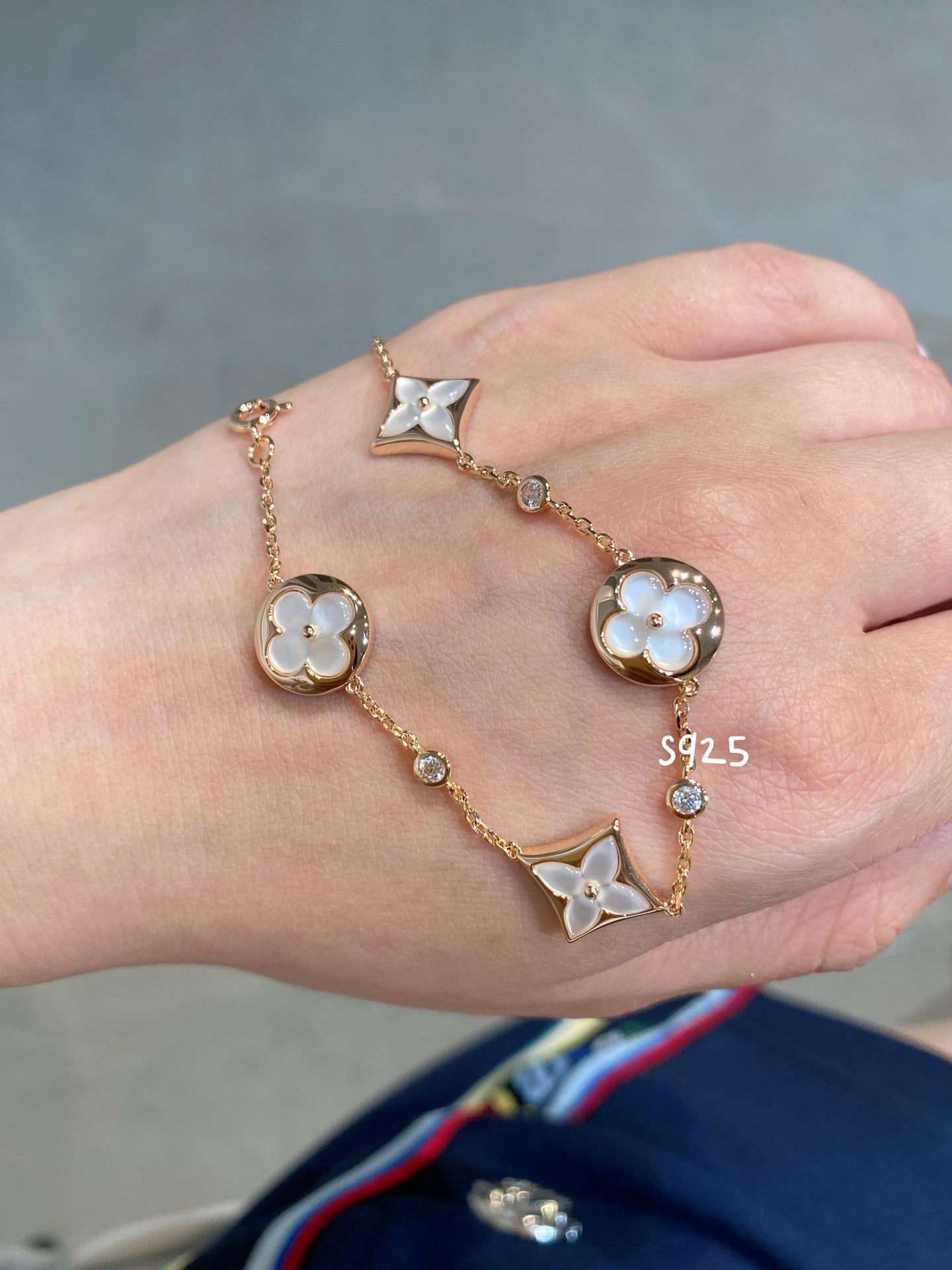 [Basjewels]STAR AND SUN 4 MOTIF WHITE MOP PINK GOLD BRACELET