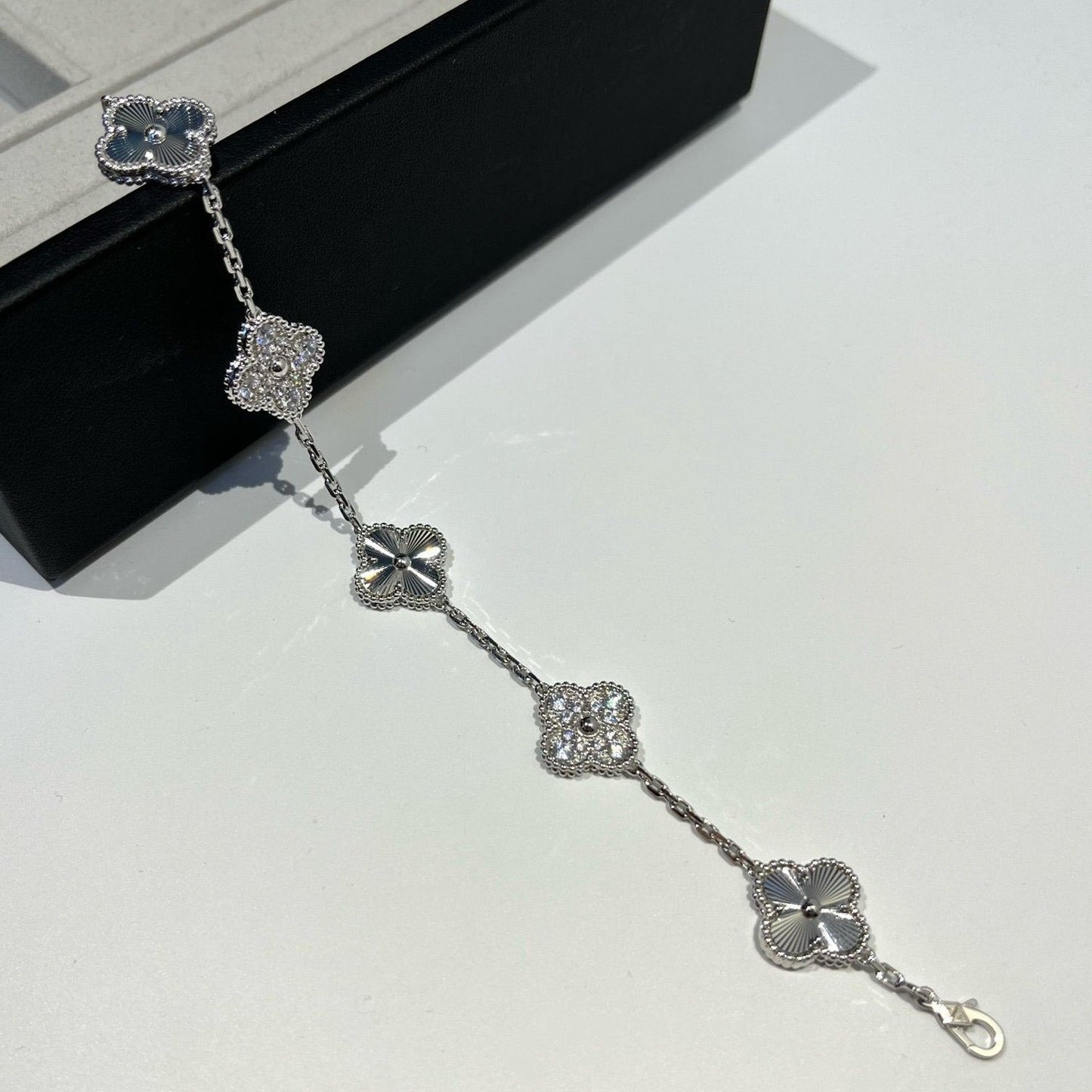 [Basjewels]CLOVER 5 MOTIF SILVER DIAMOND BRACELET