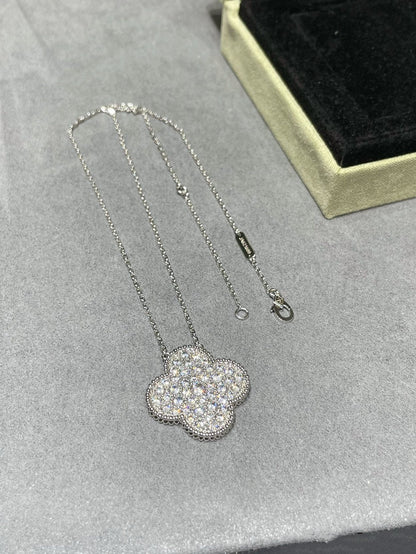 [Basjewels]CLOVER 25MM LARGE PENDANT DIAMOND PAVED SILVER NECKLACE