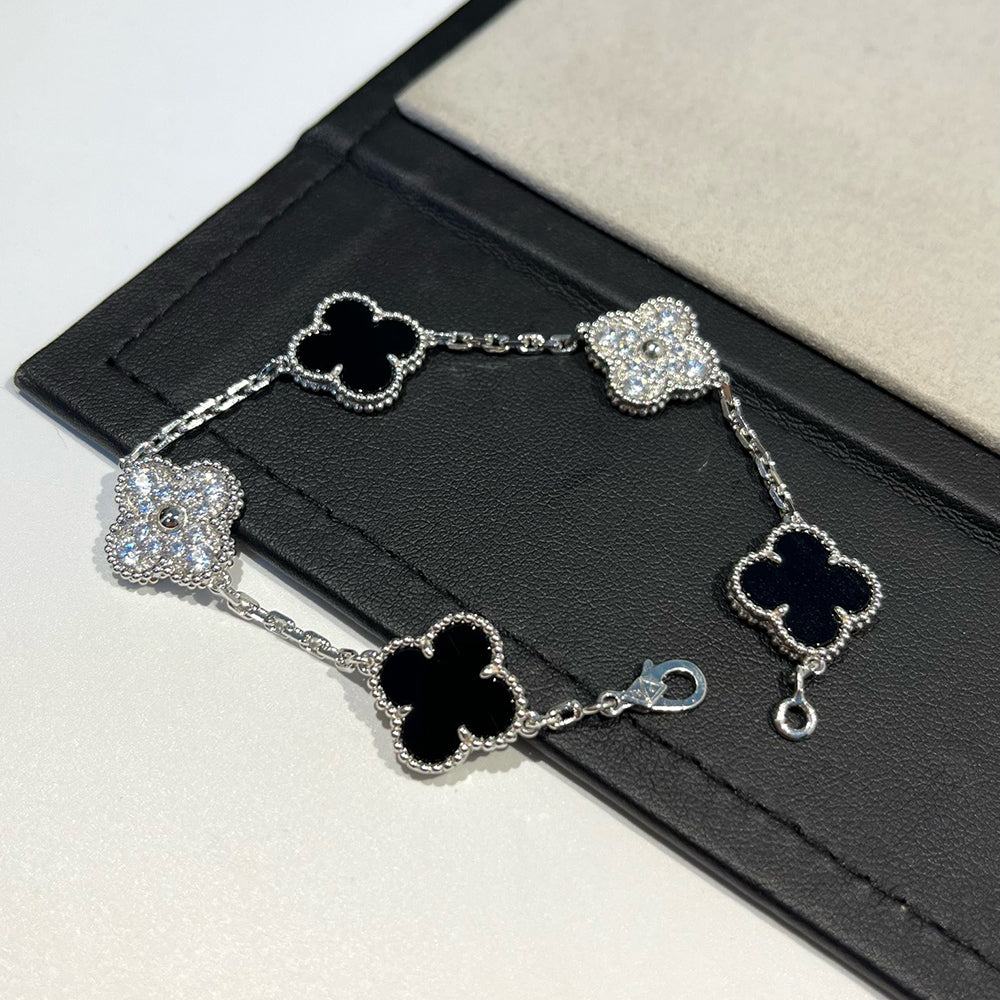 [Basjewels]CLOVER 5 MOTIF ONYXS DIAMOND BRACELET SILVER