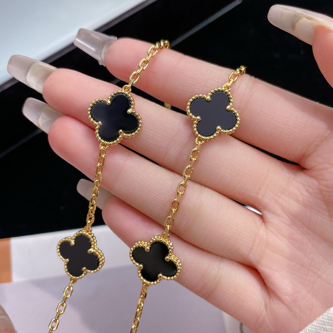 [Basjewels]CLOVER 10 MOTIFS ONYX NECKLACE