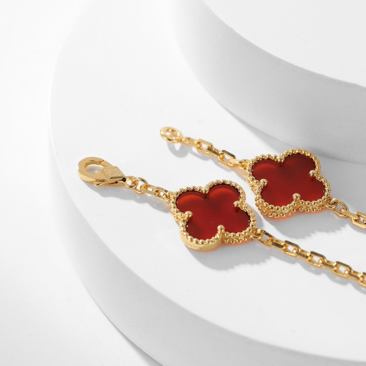 [Basjewels]CLOVER 10 MOTIFS CARNELIAN NECKLACE