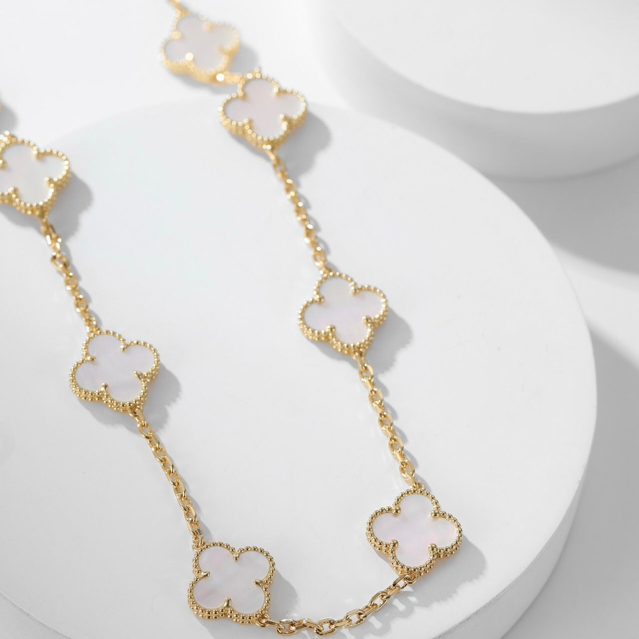 [Basjewels]CLOVER 10 MOTIFS WHITE MOTHER OF PEARL NECKLACE