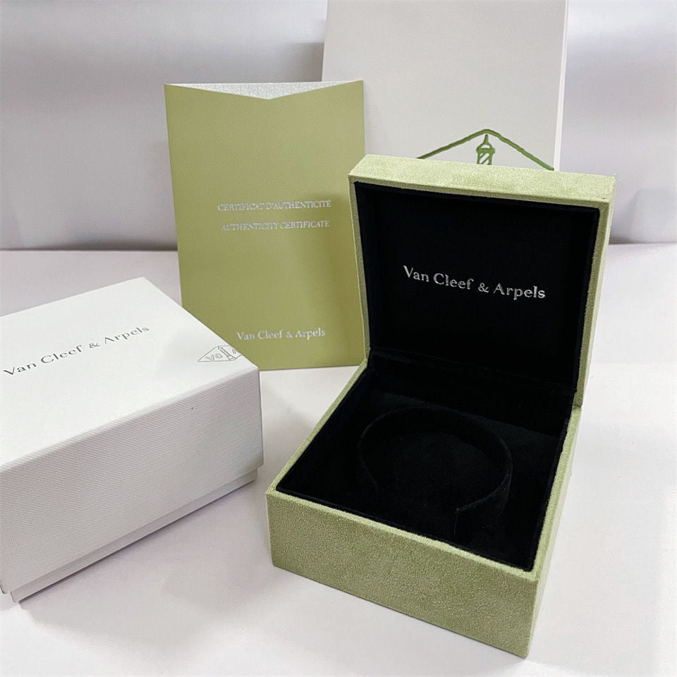 [Basjewels]VA CLOVER BRACELET NECKLACE RING BOX GIFT BAG