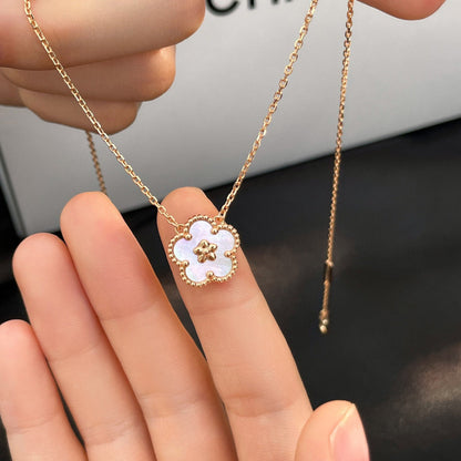 [Basjewels]LUCKY  WHITE MOP  PLUM BLOSSOM NECKLACE