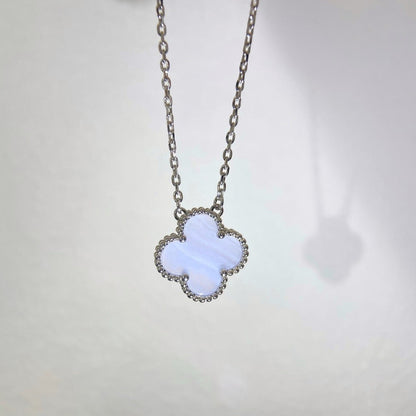 [Basjewels]CLOVER 15MM BLUE CHALCEDONY NECKLACE SILVER