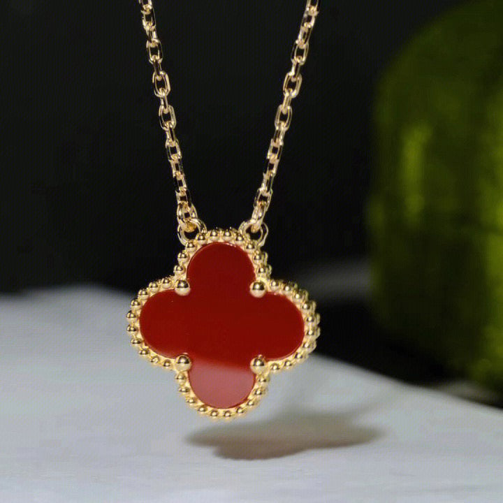 [Basjewels]CLOVER 15MM CARNELIAN SINGLE FLOWER NECKLACE